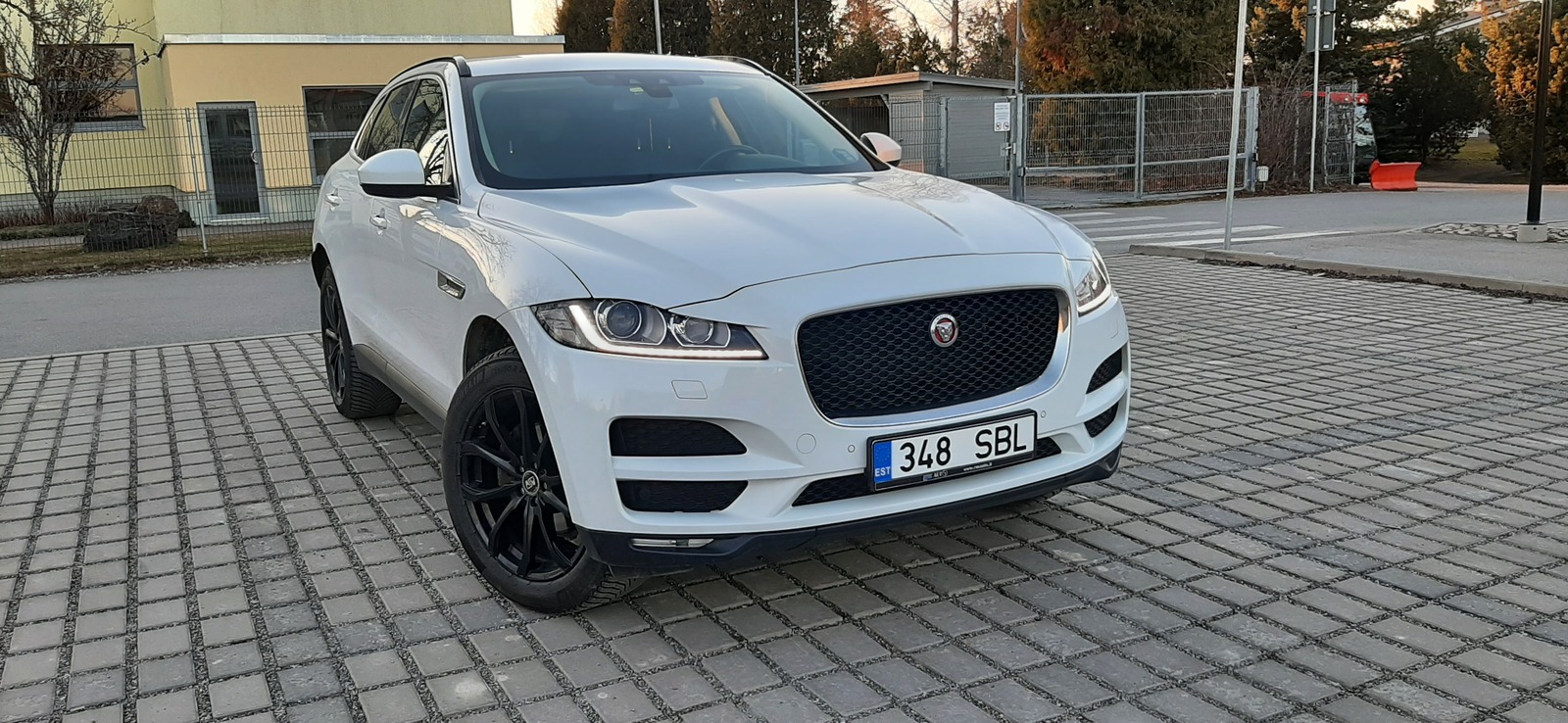 Jaguar F-Pace 2016, kuva 3/10
