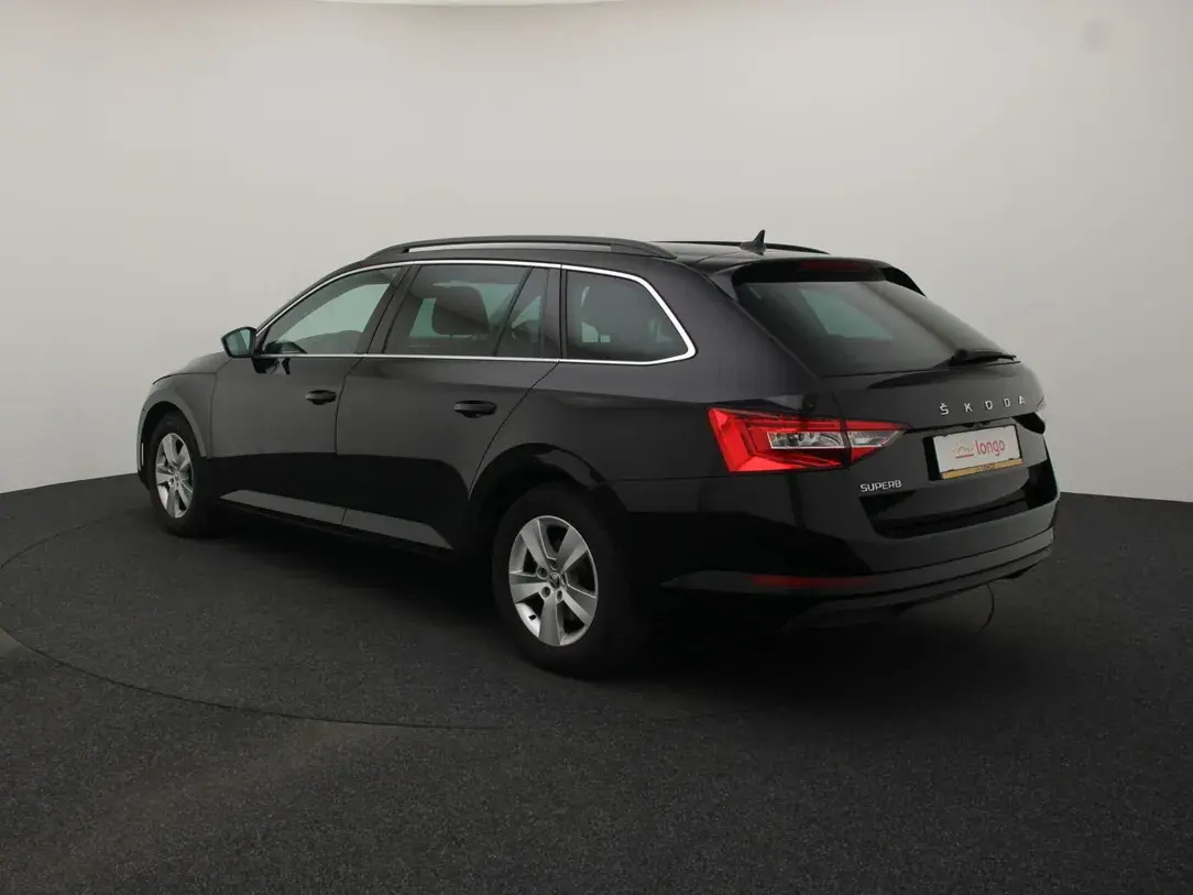 Škoda Superb 2021, photo 7/33