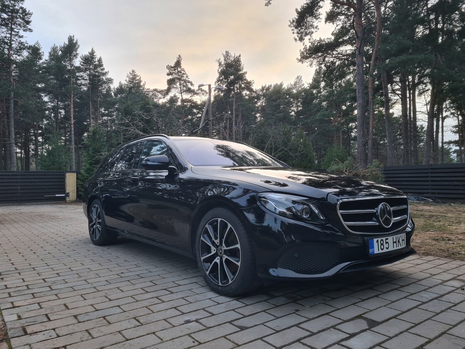 Mercedes-Benz E 220 2017, photo 3/10