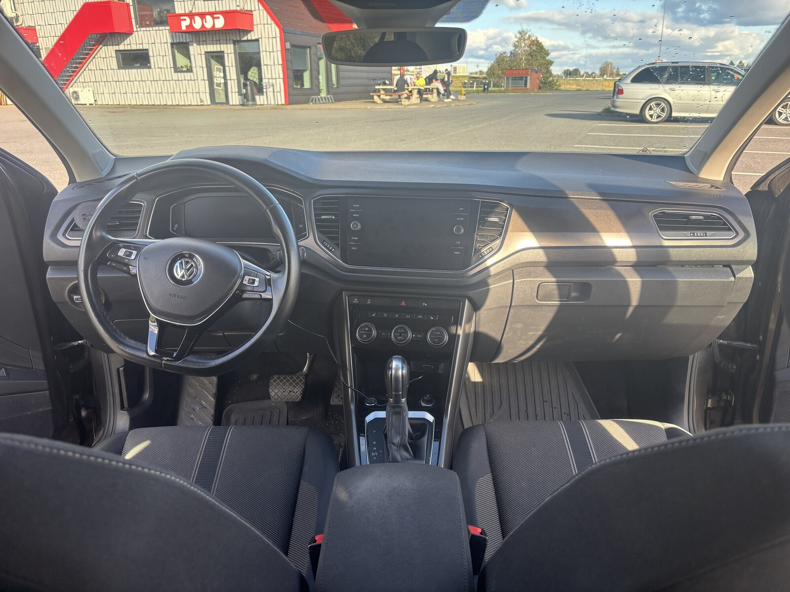 Volkswagen T-Roc 2019, photo 6/7