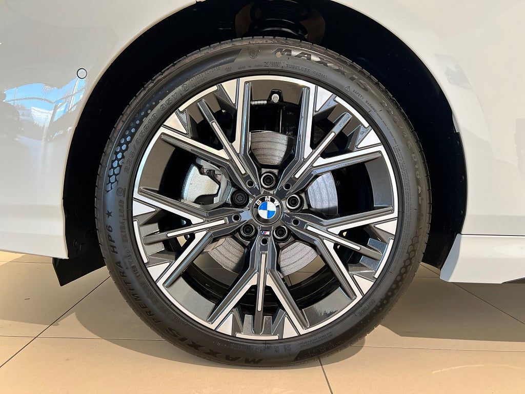 BMW 120 2026, kuva 3/10