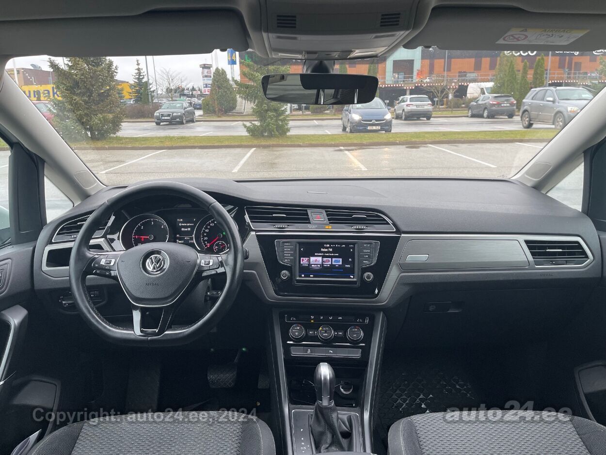 Volkswagen Touran 2017, photo 3/8