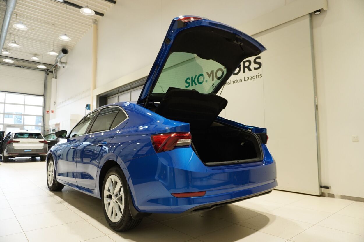 Škoda Octavia 2023, photo 6/10