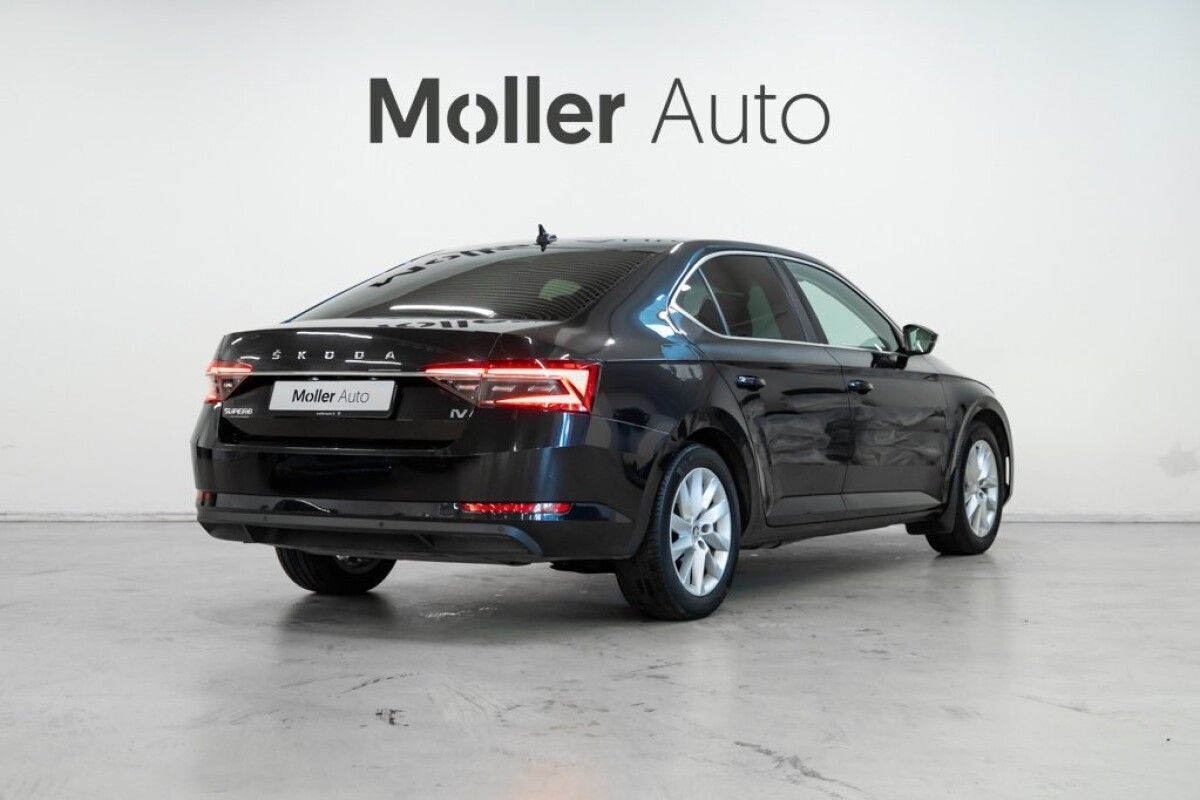 Škoda Superb 2021, photo 3/10