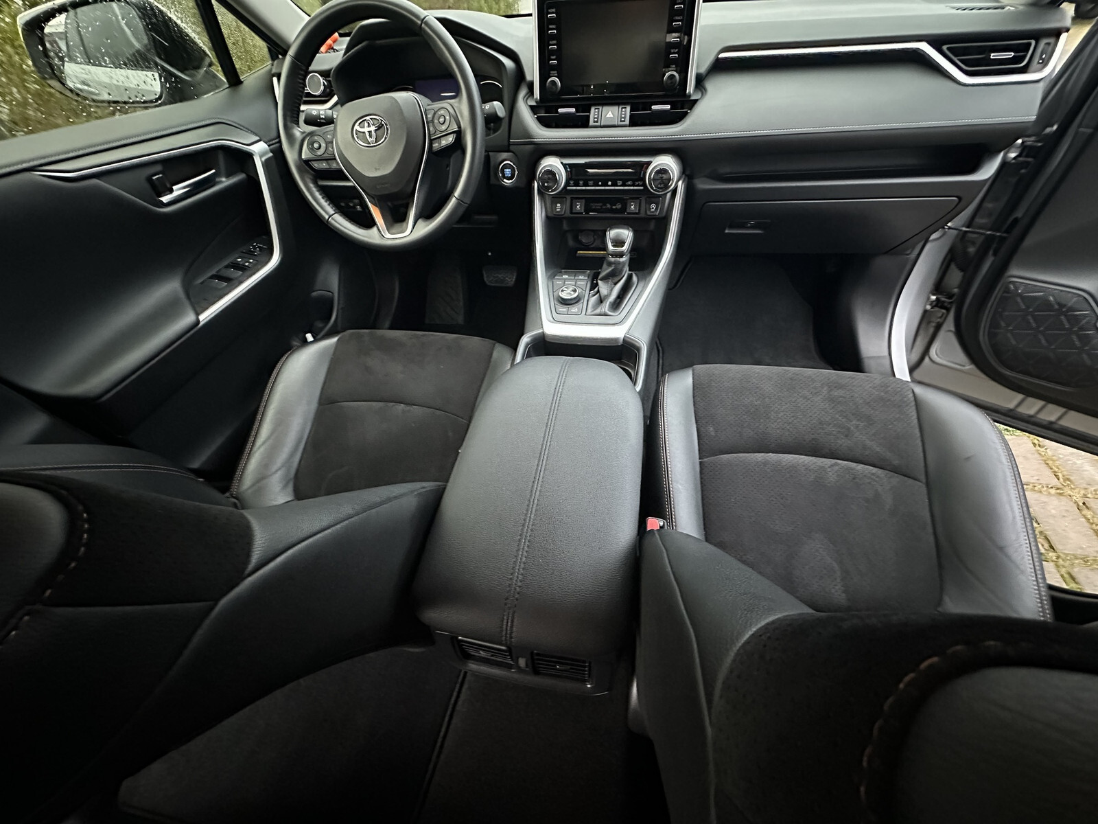 Toyota RAV4 2020, photo 6/18