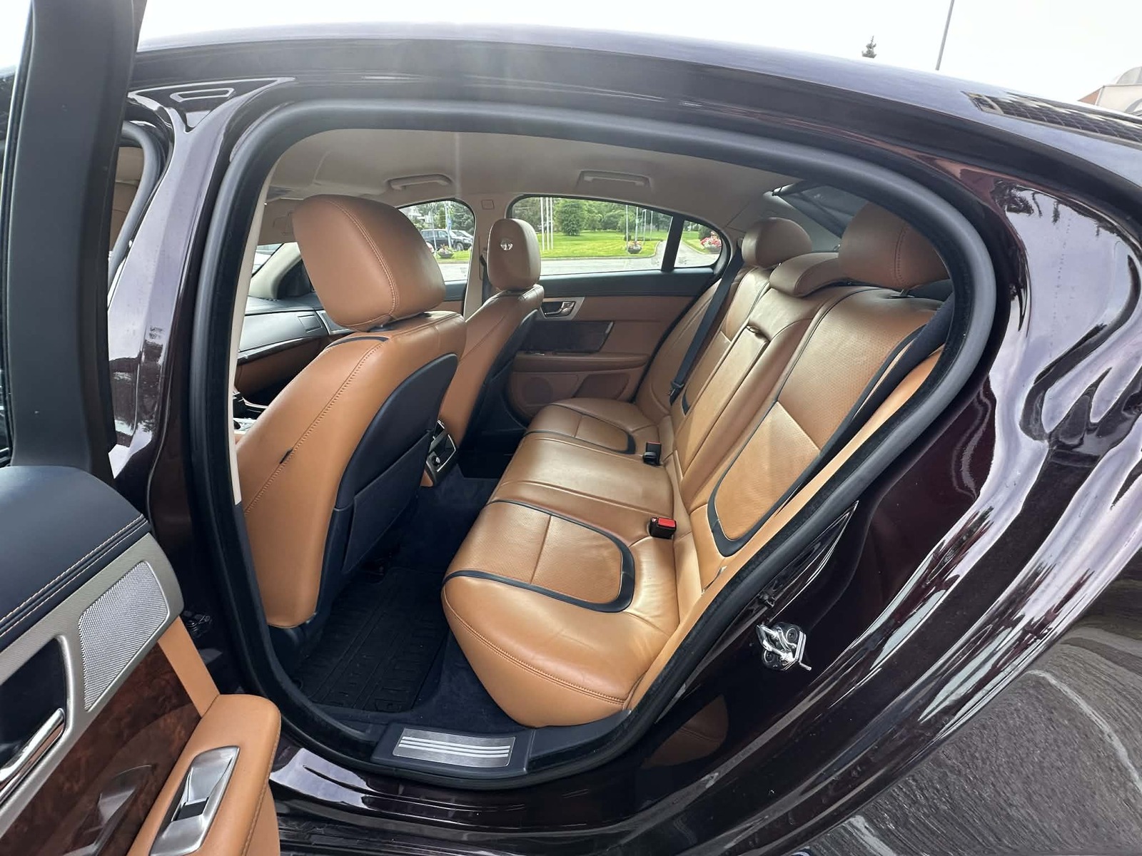 Jaguar XF 2012, kuva 4/10