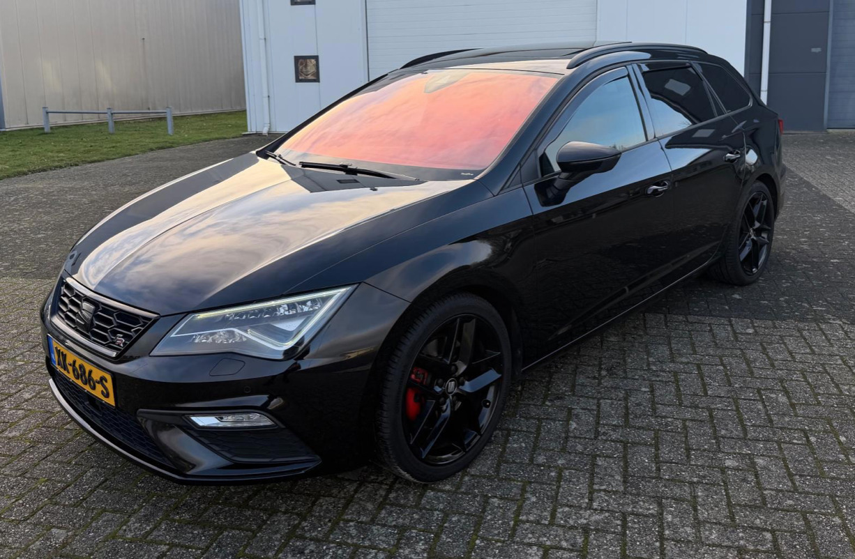 SEAT Leon 2019, photo 2/10