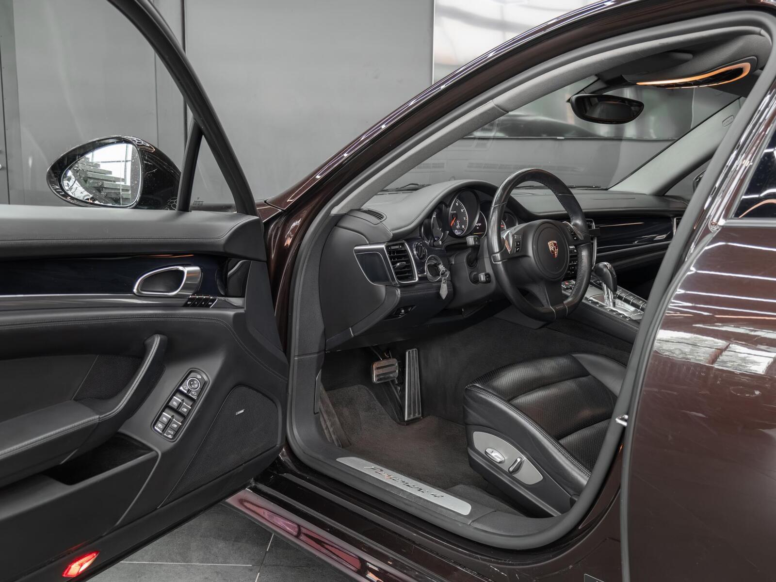 Porsche Panamera 4 2012, photo 6/10