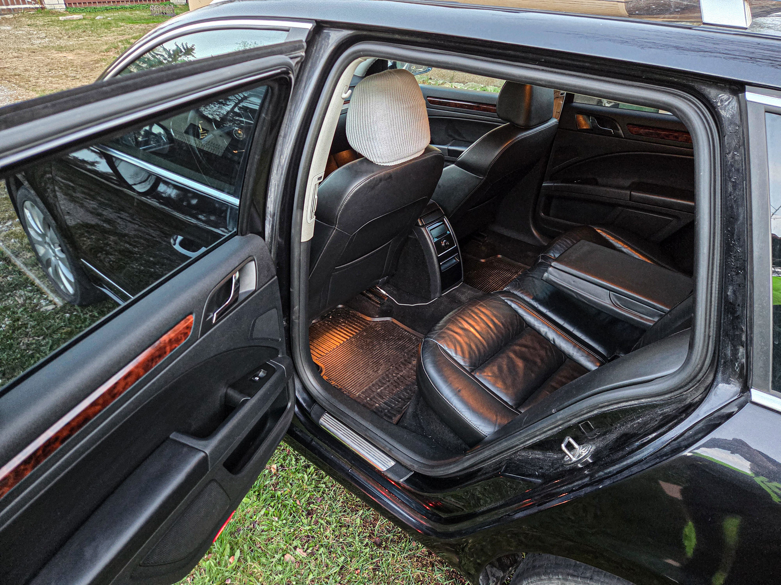 Škoda Superb 2011, photo 6/10