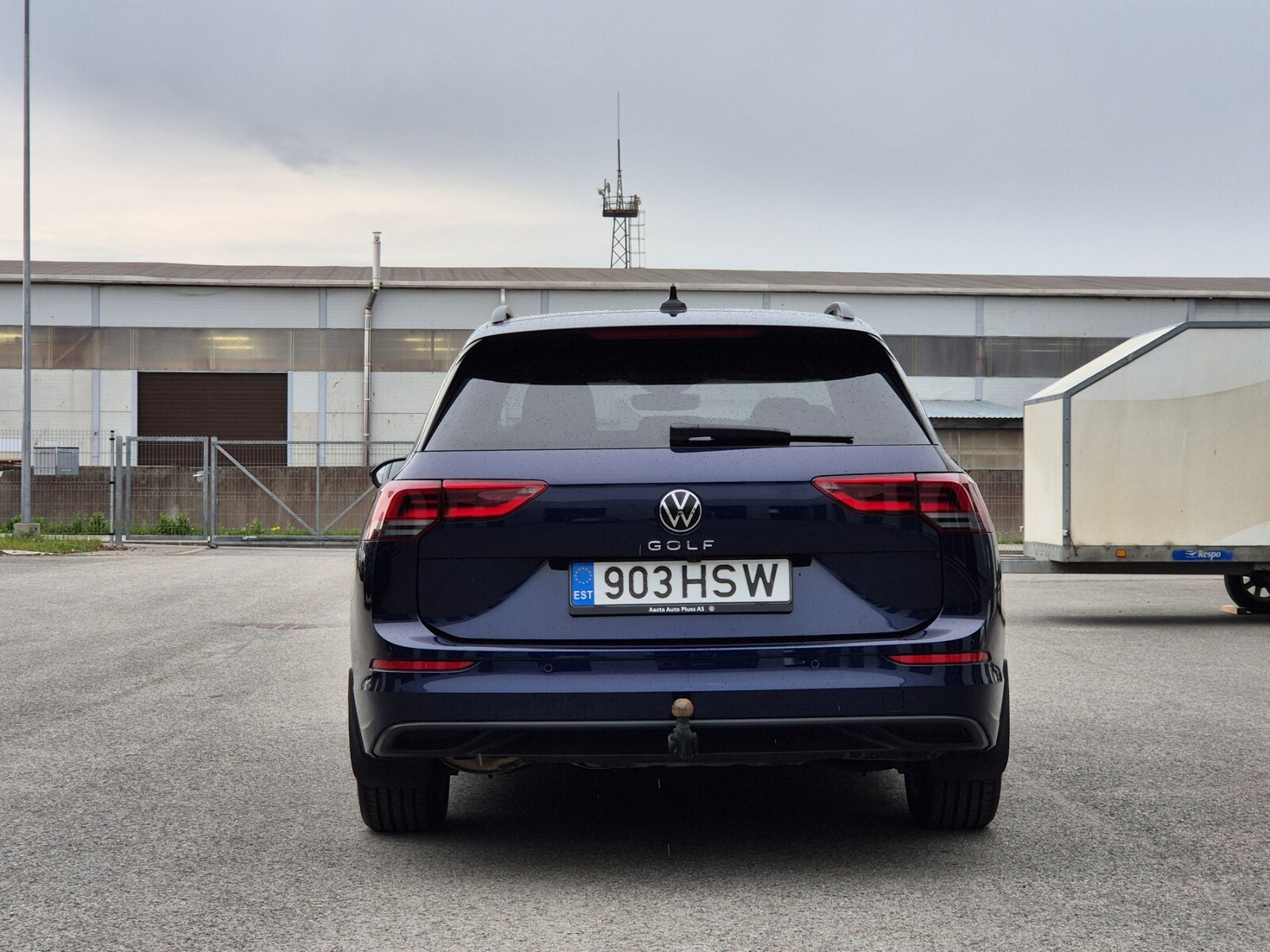 Volkswagen Golf 2023, photo 2/10