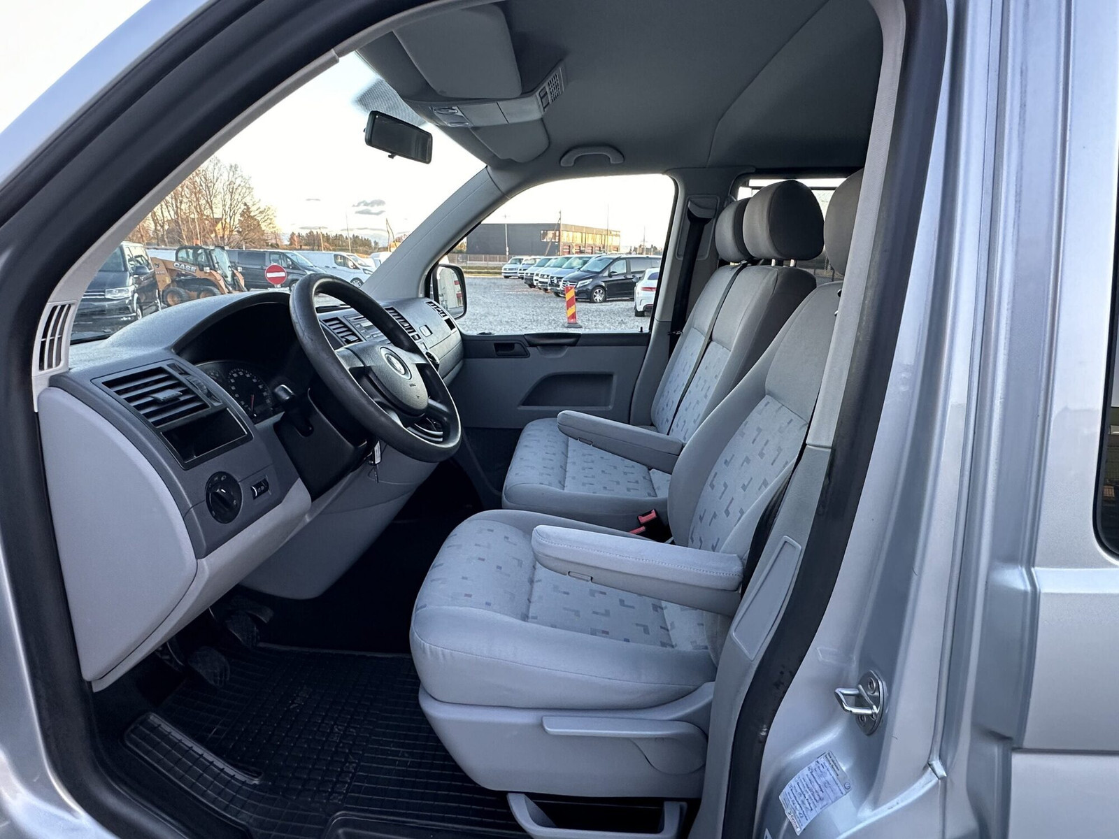 Volkswagen Caravelle 2007, photo 5/15
