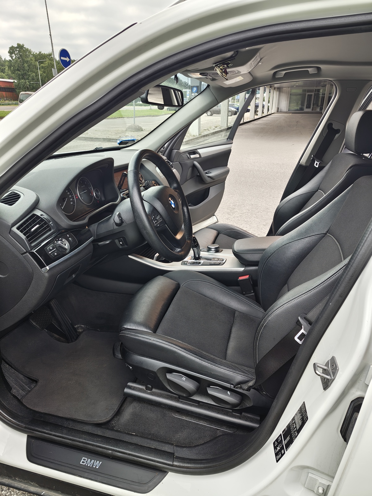 BMW X3 2016, photo 6/15