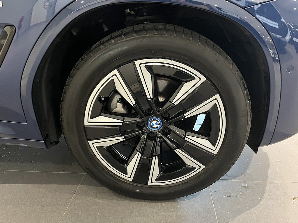 BMW iX3 2024, kuva 5/10