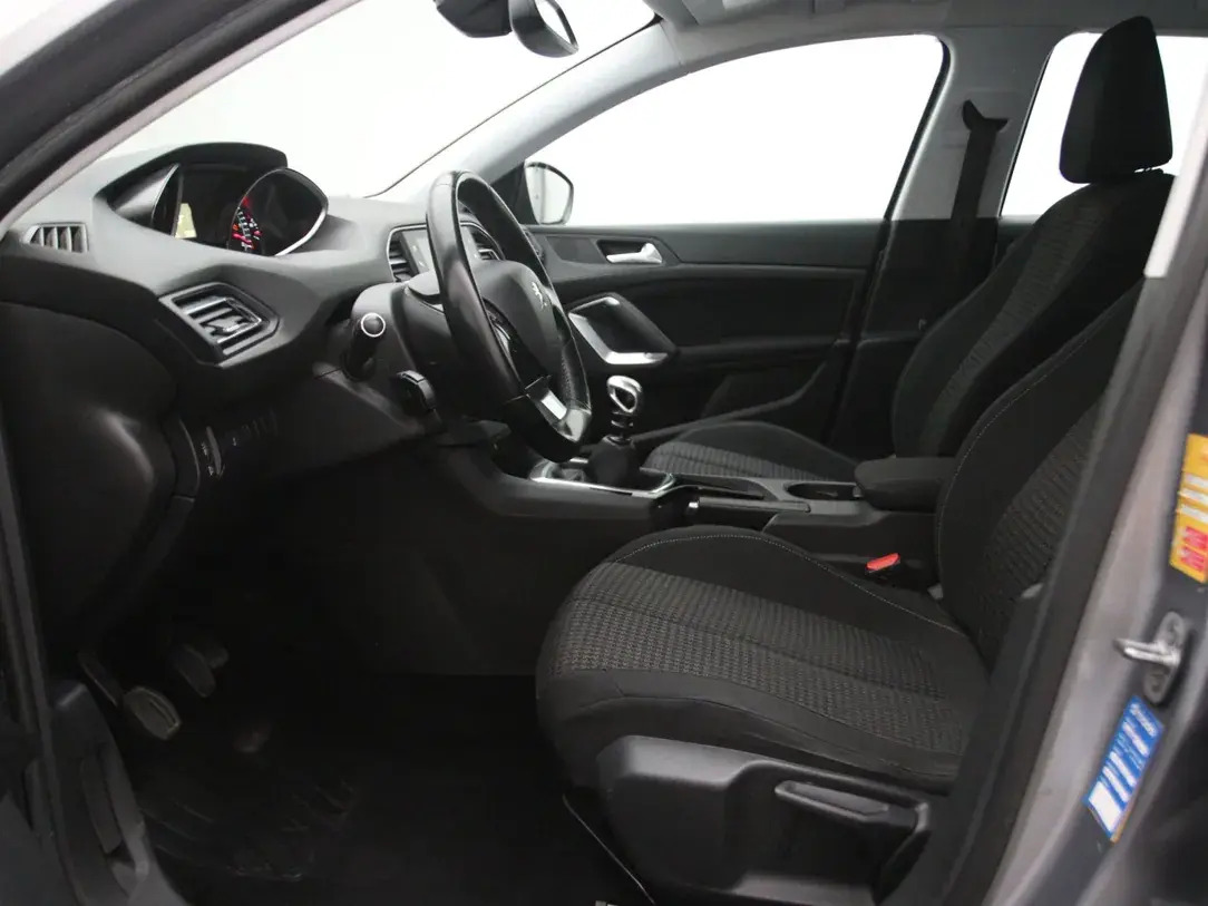 Peugeot 308 Active 1.6 85kW 2017, photo 4/30