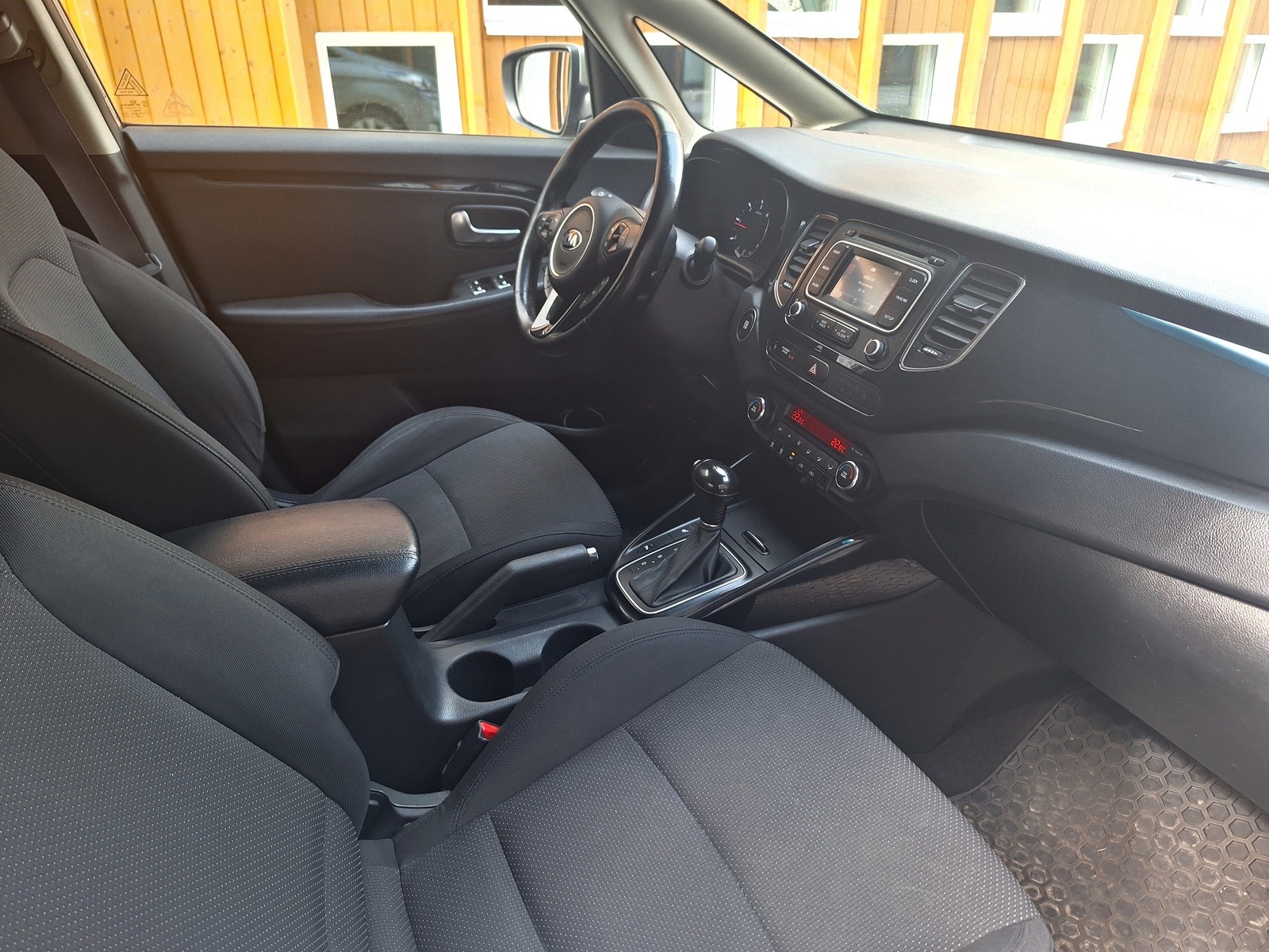 Kia Carens 2014, photo 6/11