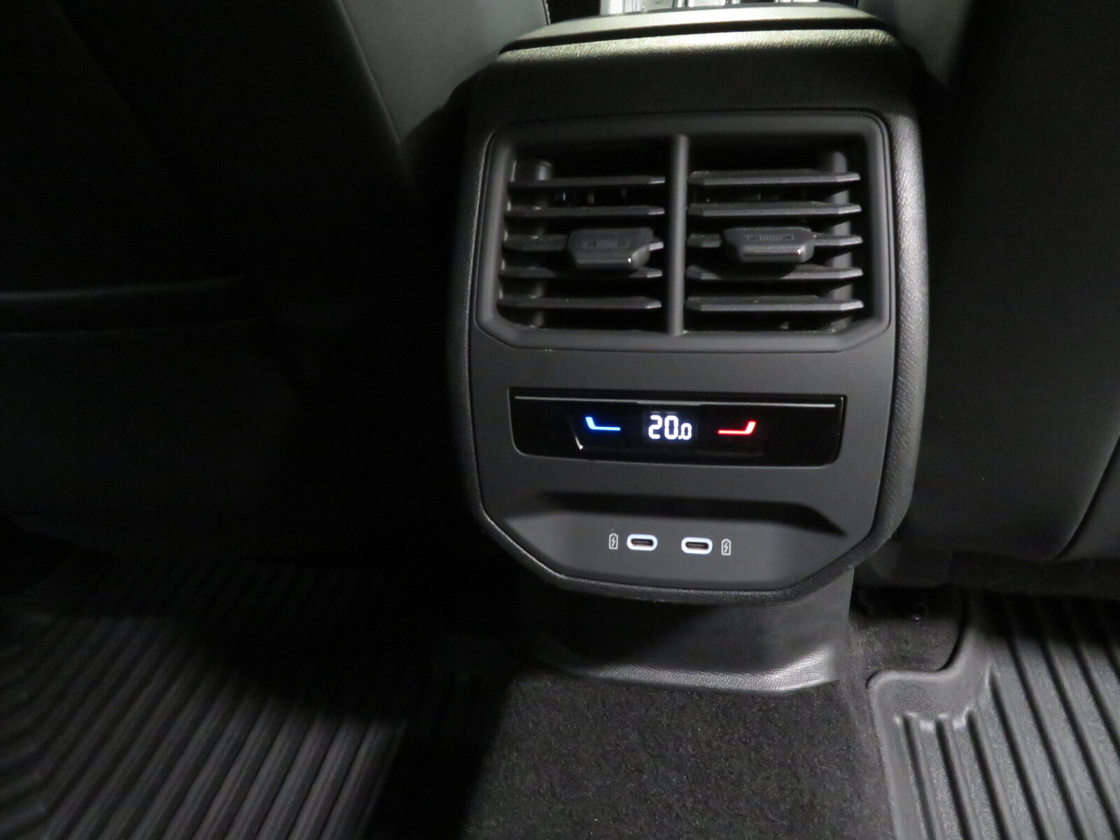 SEAT Leon 2022, photo 6/10