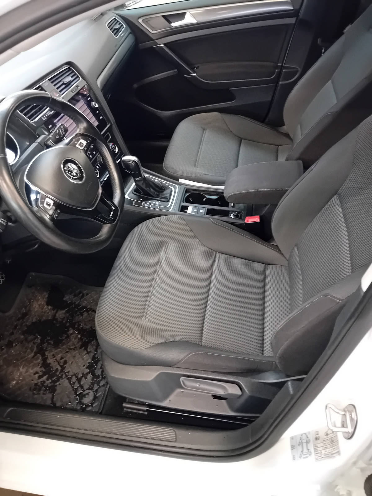 Volkswagen Golf 2017, kuva 7/15