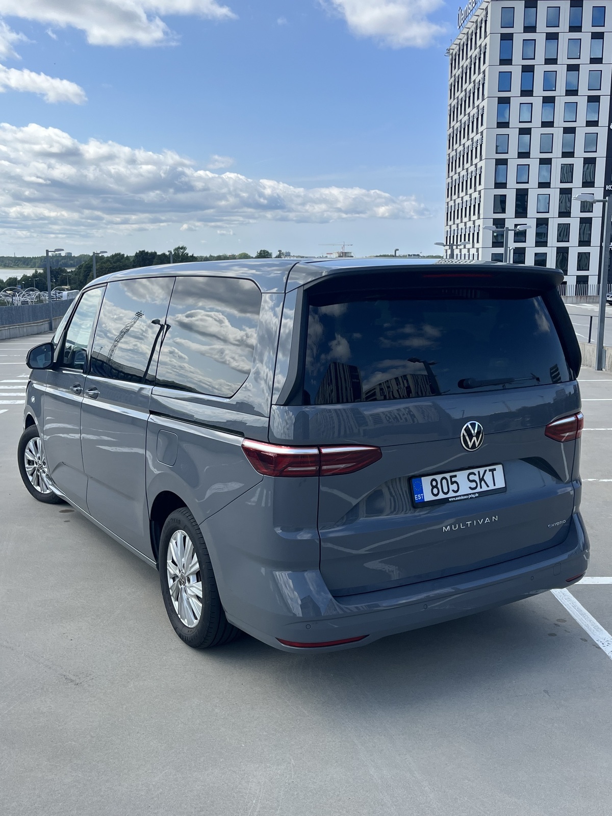 Volkswagen Multivan 2023, kuva 2/10
