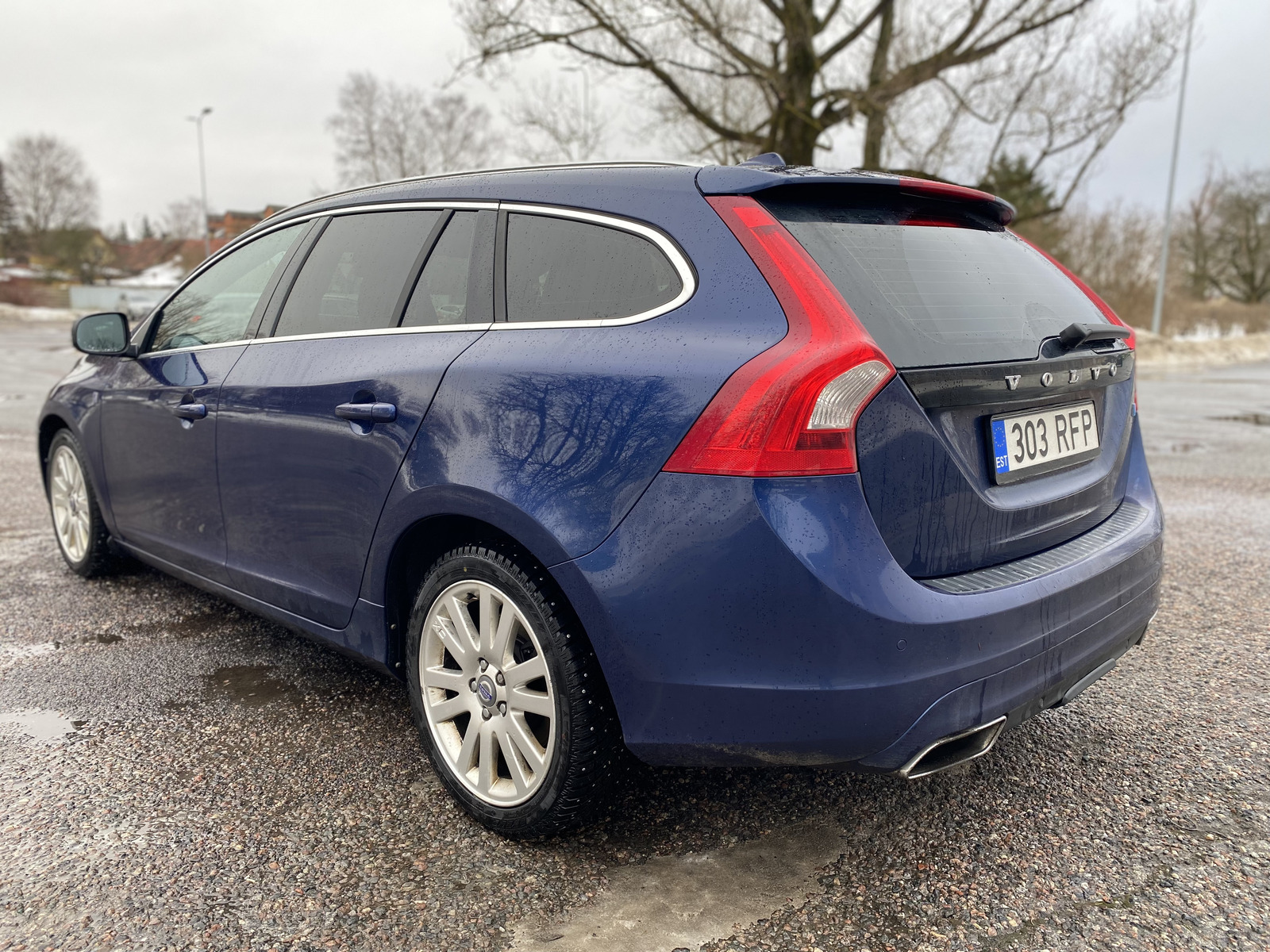 Volvo V60 2015, photo 4/13