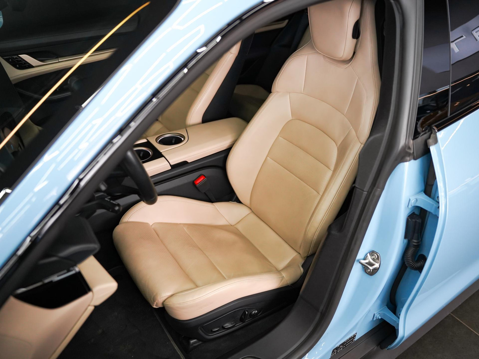 Porsche Taycan 2021, photo 7/10
