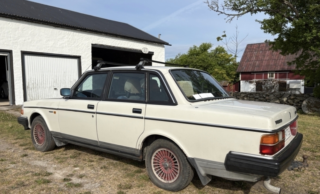 Volvo 240 GL 1987, photo 3/5