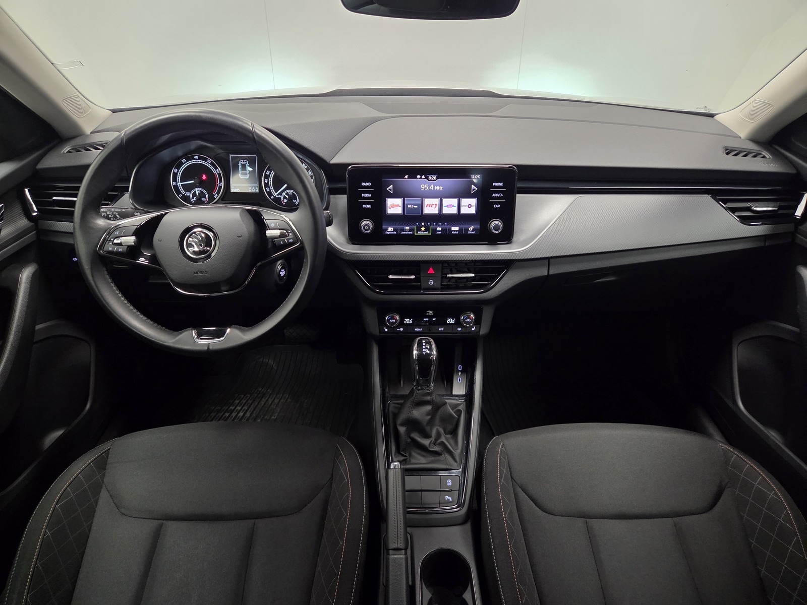Škoda Kamiq 2022, photo 7/10