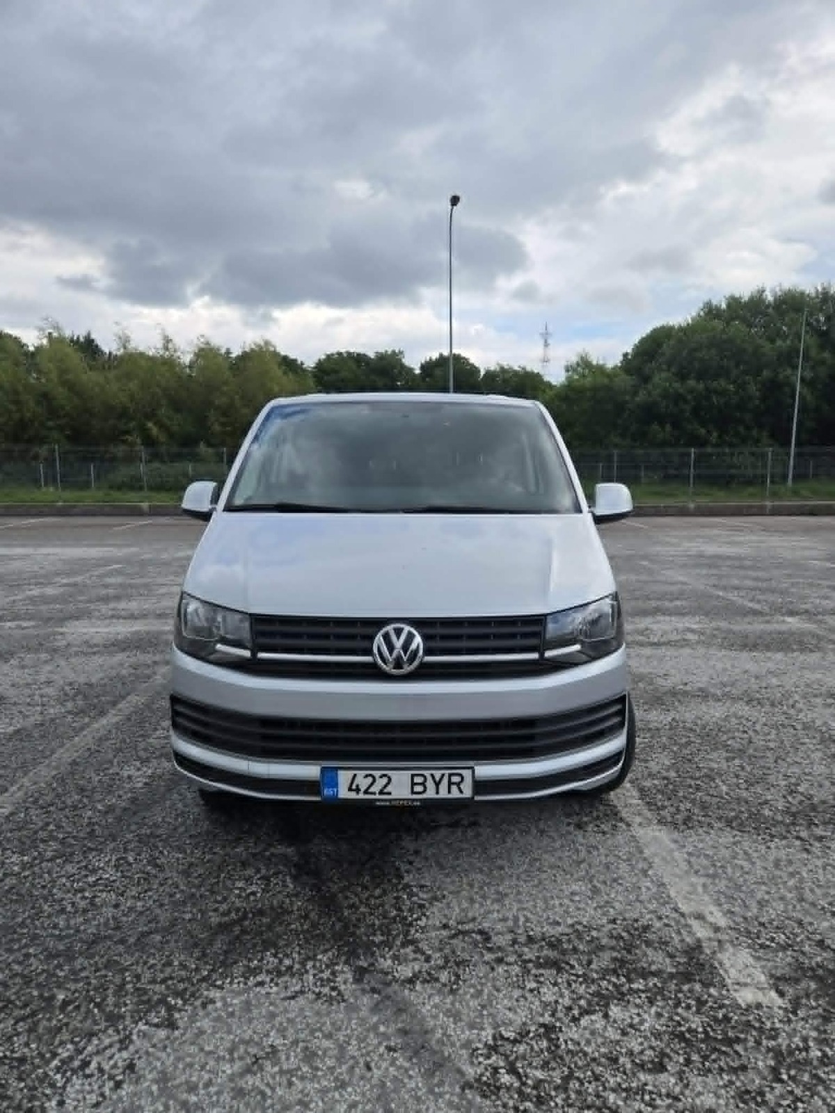 Volkswagen Transporter 2017, kuva 2/10