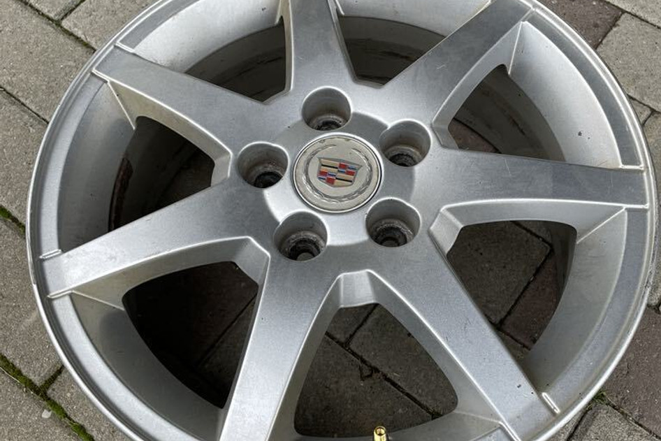 Lietots alloy wheel<br>Cadillac  6.5 x 16 ET41 5 x 110 65.1