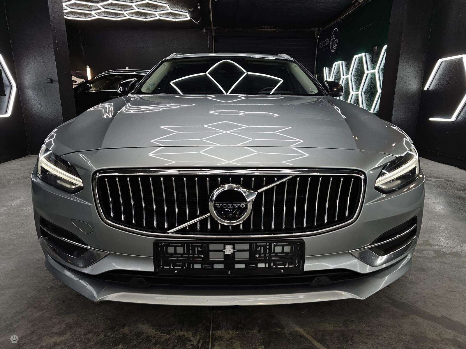 Volvo V90 2017, kuva 7/10