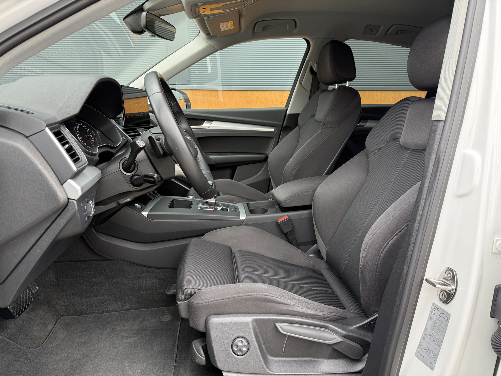 Audi Q5 2022, photo 6/9