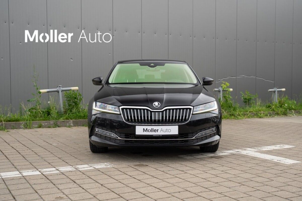 Škoda Superb 2020, photo 2/24