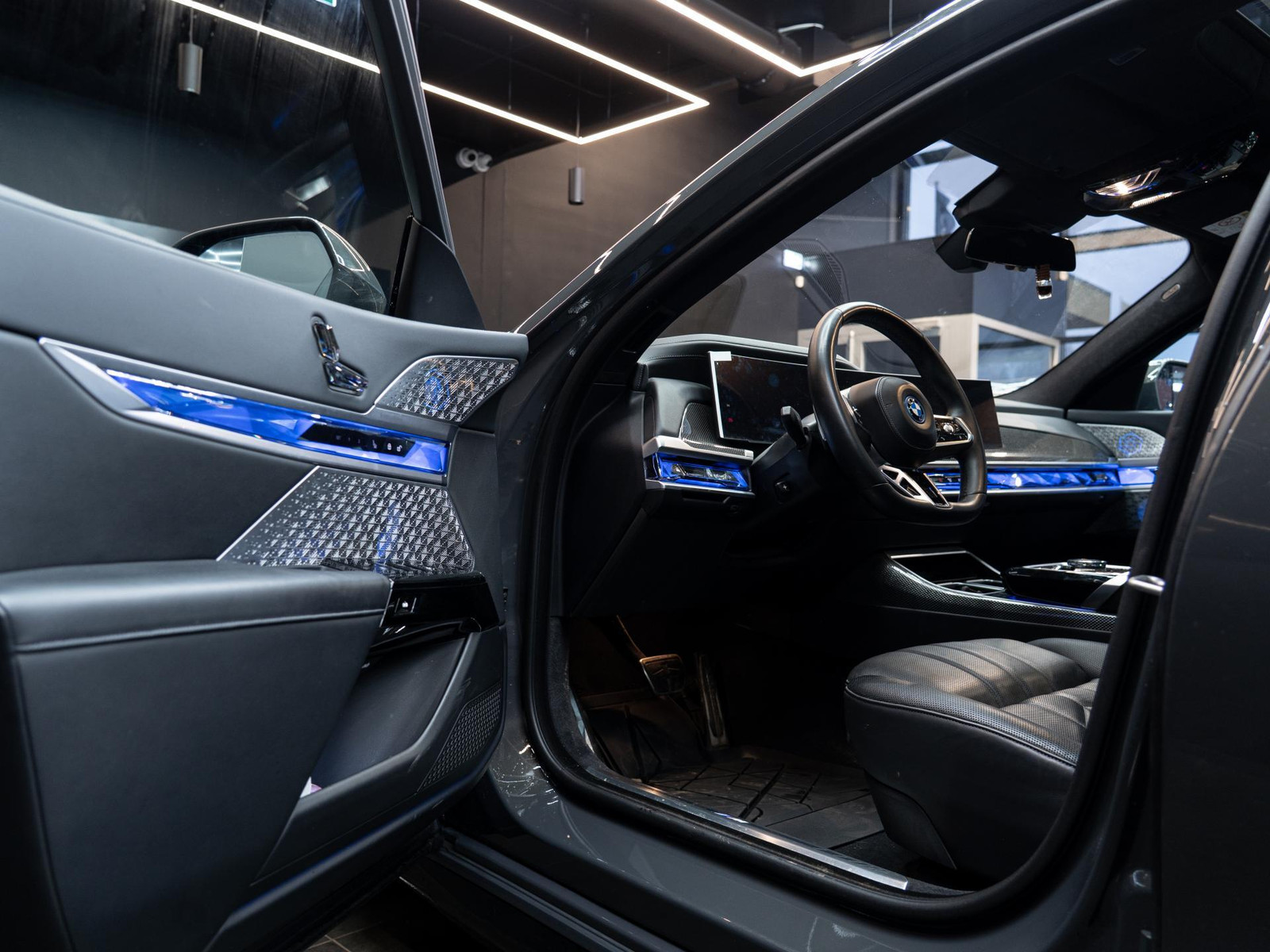 BMW i7 2023, photo 4/15