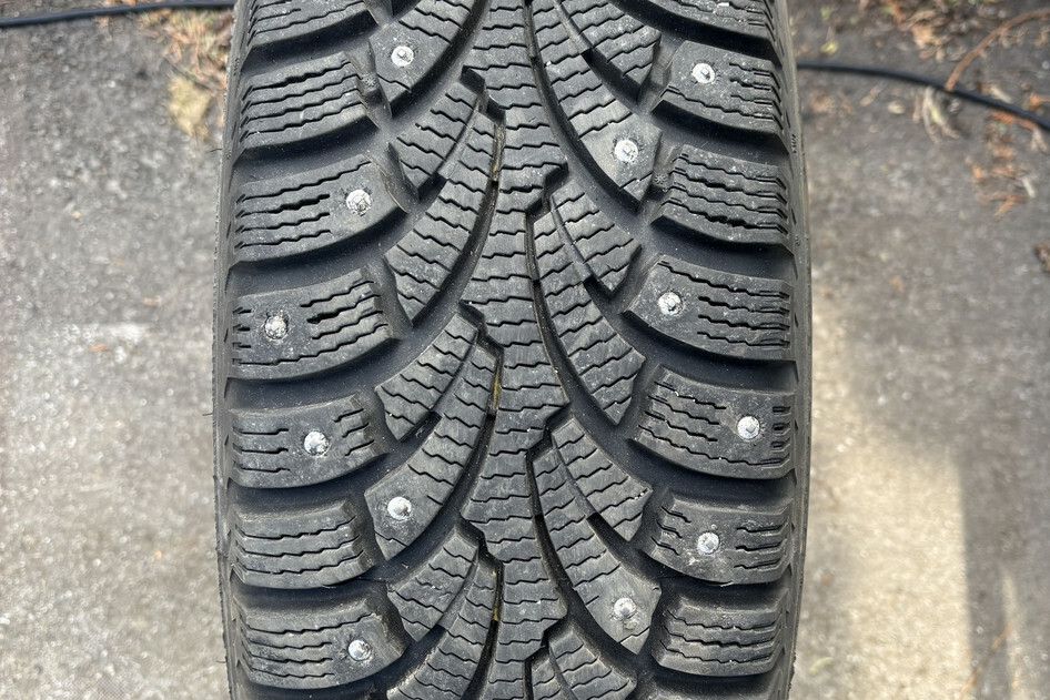 Used studded tire 185/65R15 Bridgestone Noranza-2 Evo