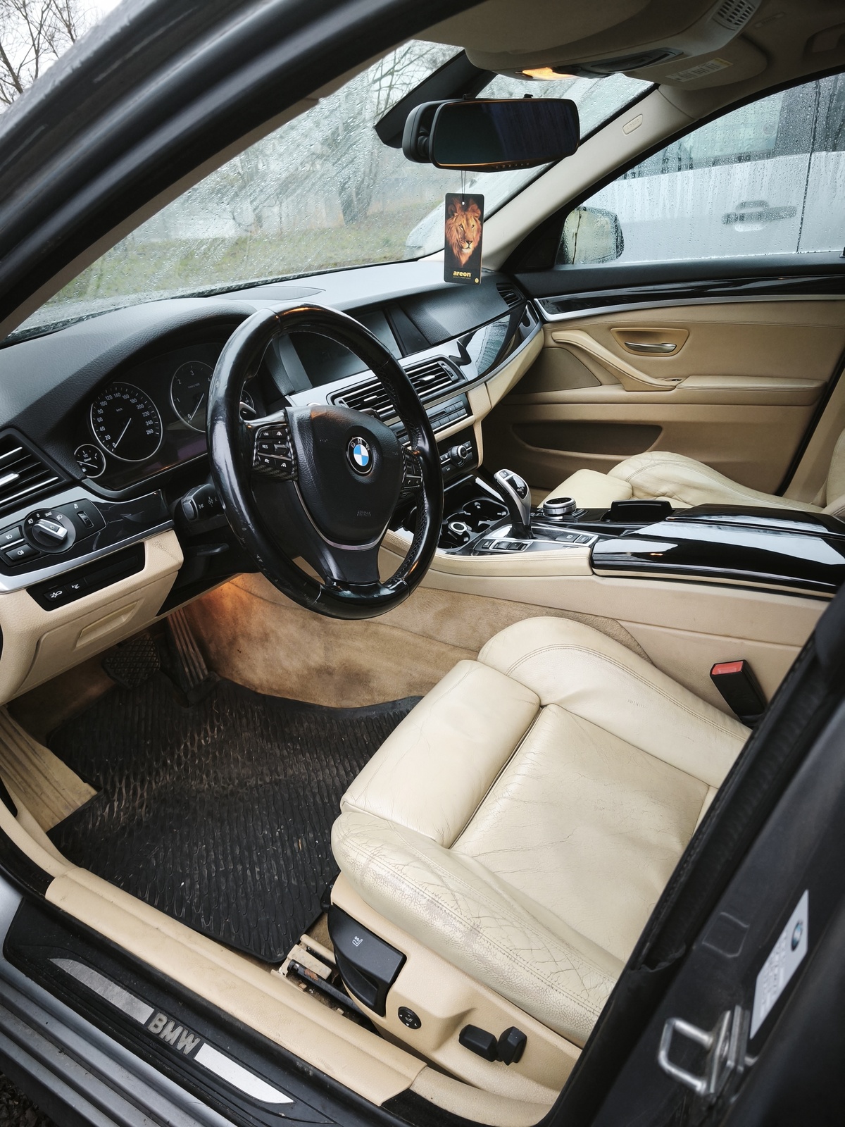 BMW 530 2011, photo 7/13