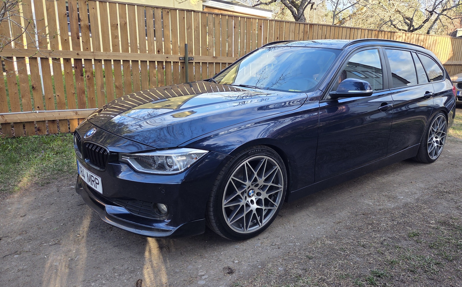 BMW 320 2012, photo 2/10