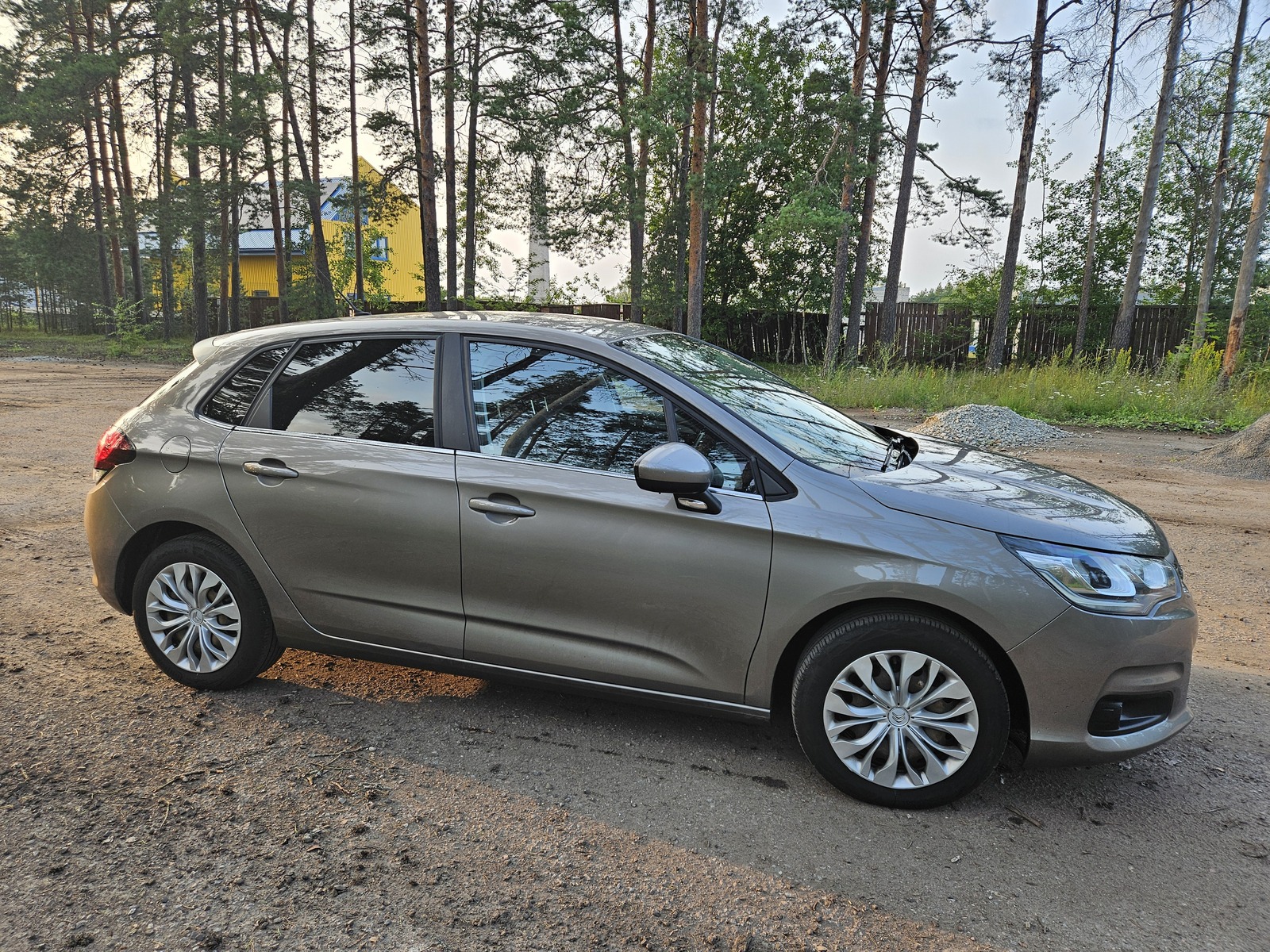 Citroën C4 2018, photo 2/6