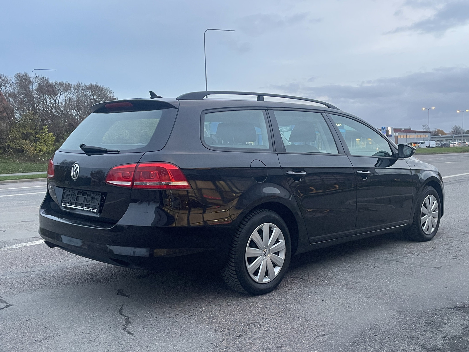 Volkswagen Passat 2011, photo 3/12