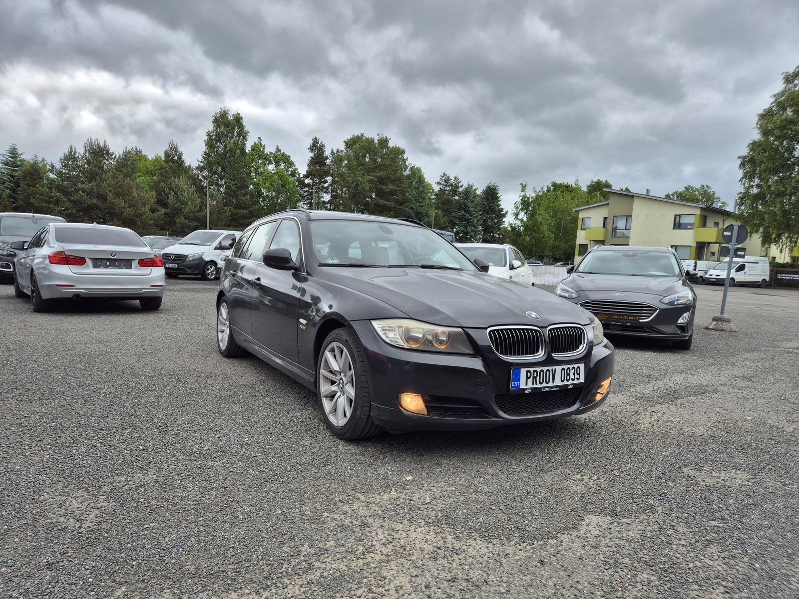 BMW 330 2010, photo 4/11