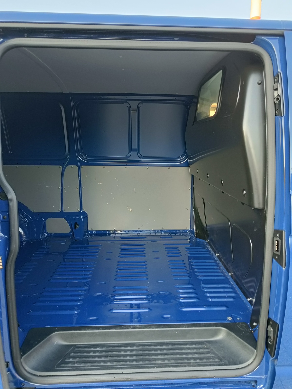 Volkswagen Transporter LONG 2020, kuva 7/24