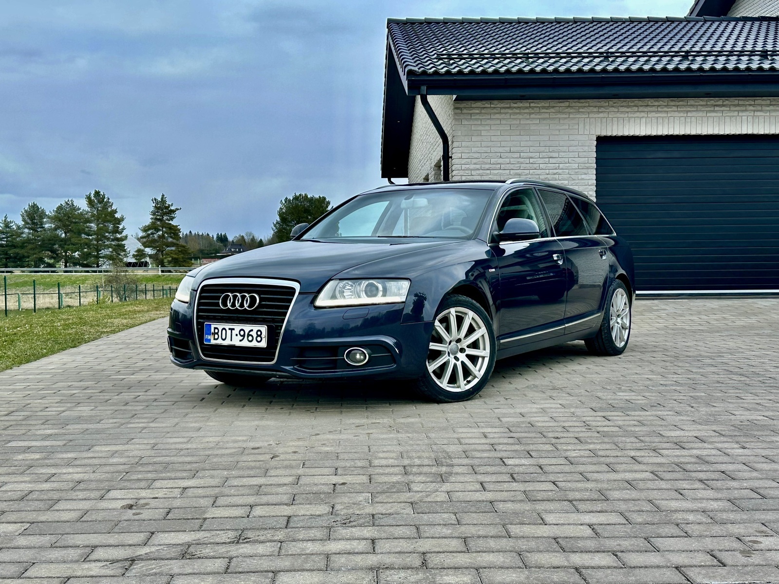 Audi A6 2011, photo 2/15