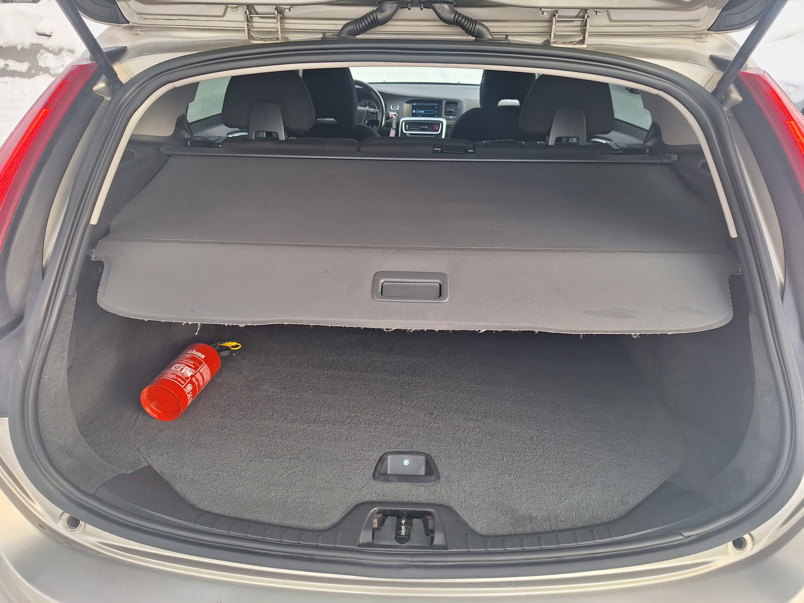 Volvo V60 2012, photo 6/7