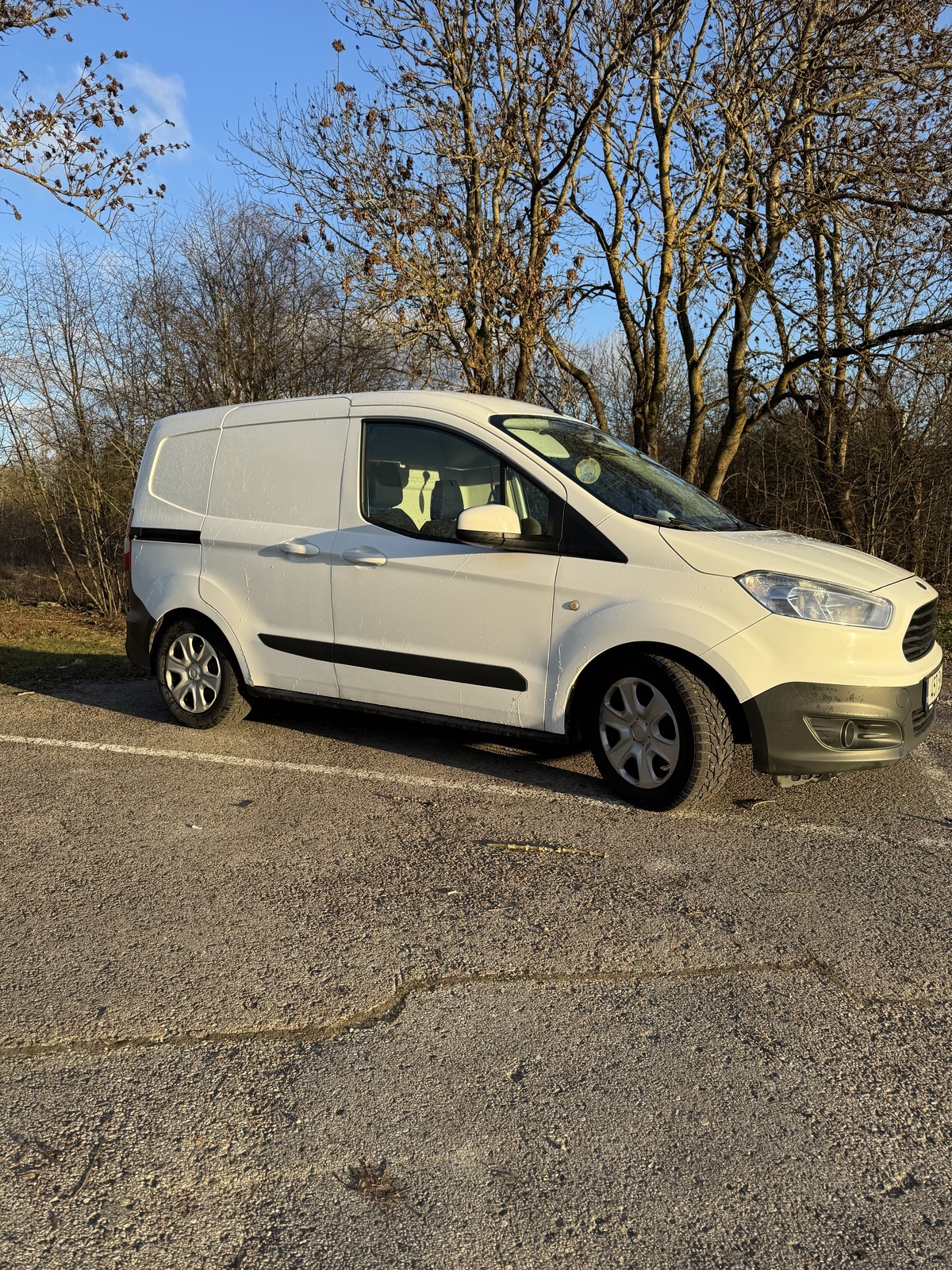 Ford Transit Courier 2014, kuva 6/6