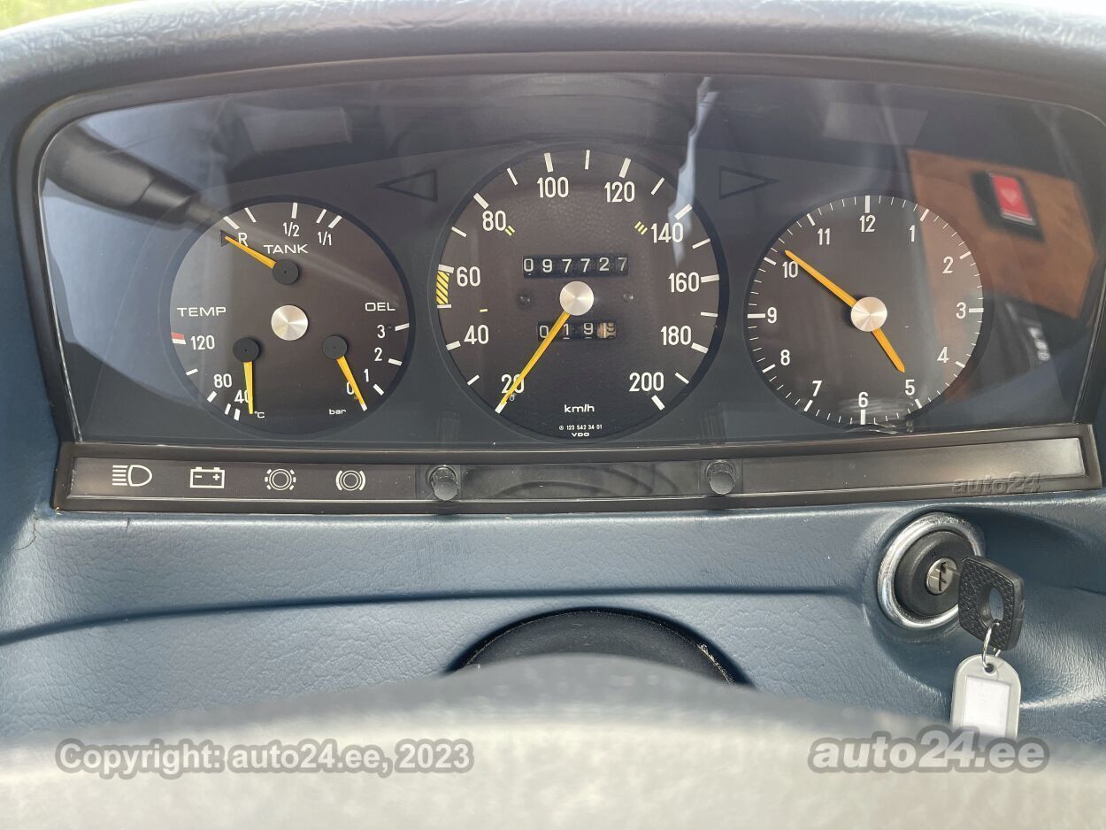 Mercedes-Benz 230 1978, kuva 2/5