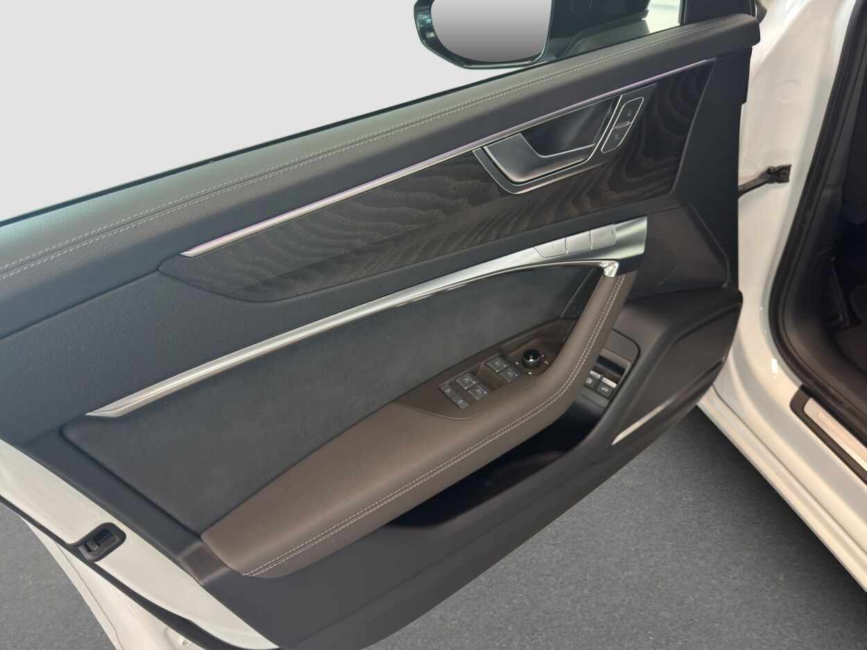 Audi A6 2023, photo 7/14