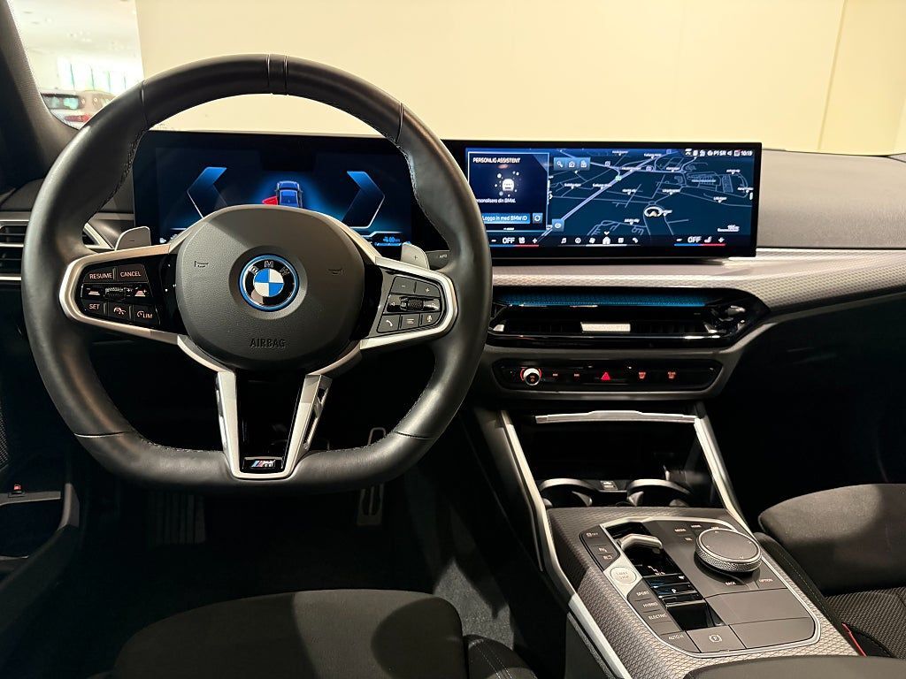 BMW 330 2024, photo 5/22