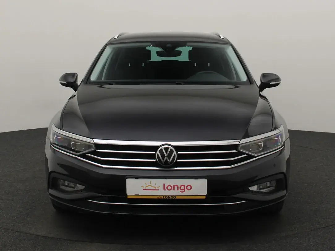 Volkswagen Passat 2021, photo 3/10