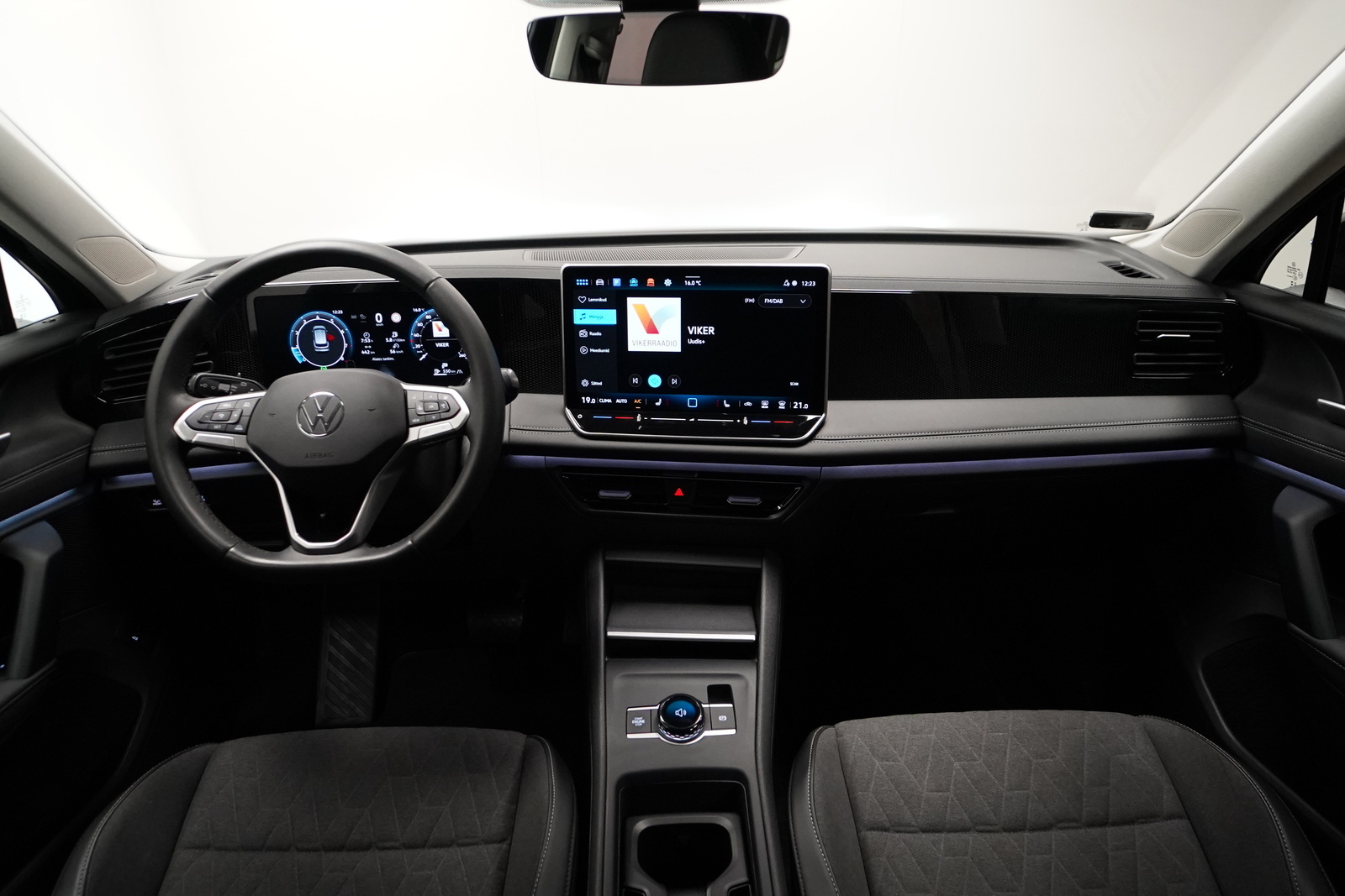 Volkswagen Tiguan 2024, photo 7/24
