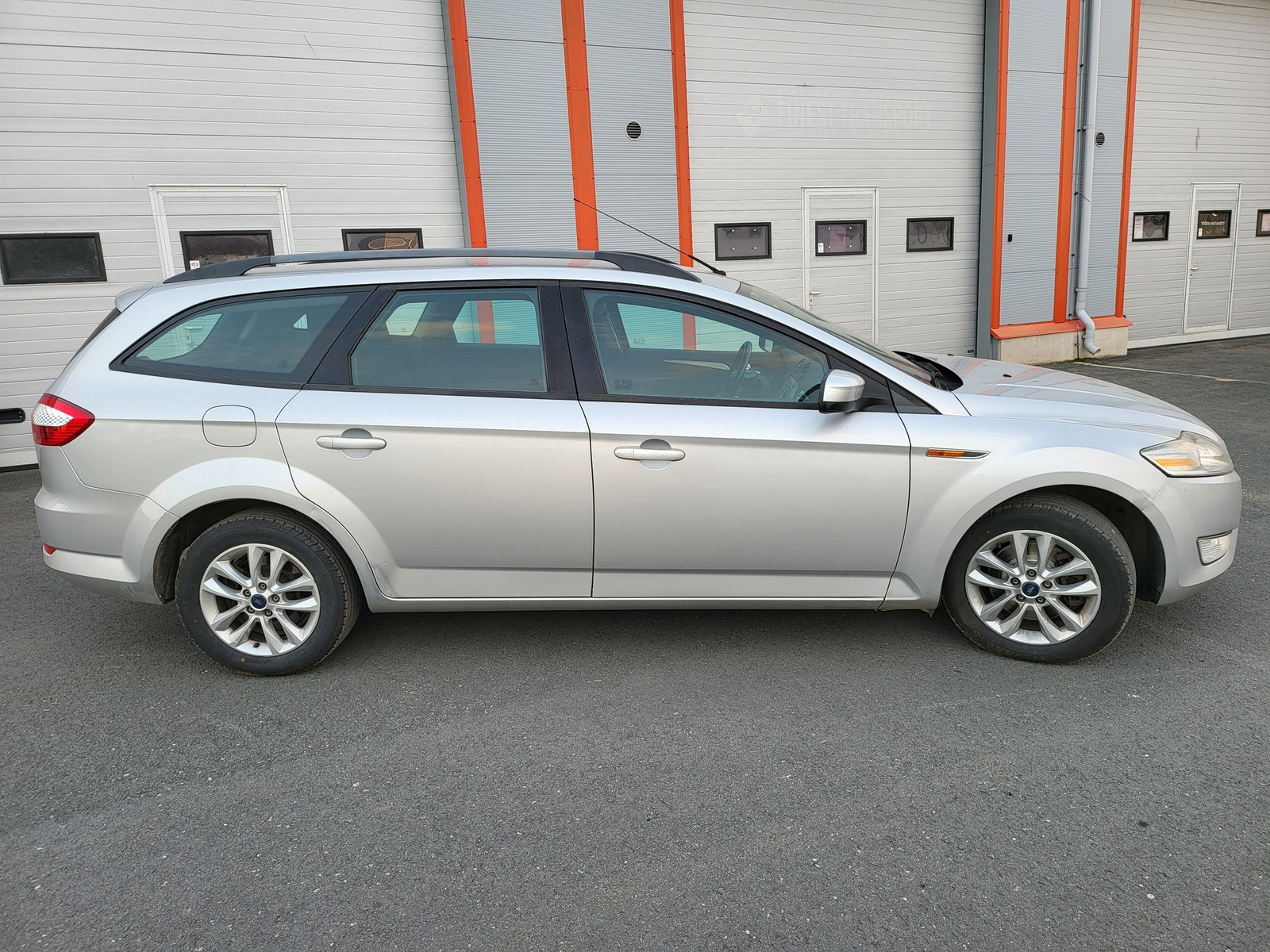 Ford Mondeo 2010, photo 4/16