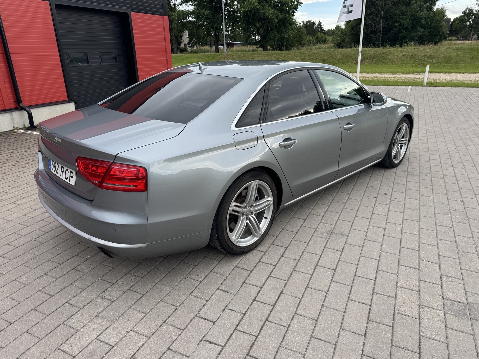 Audi A8 2010, kuva 3/30