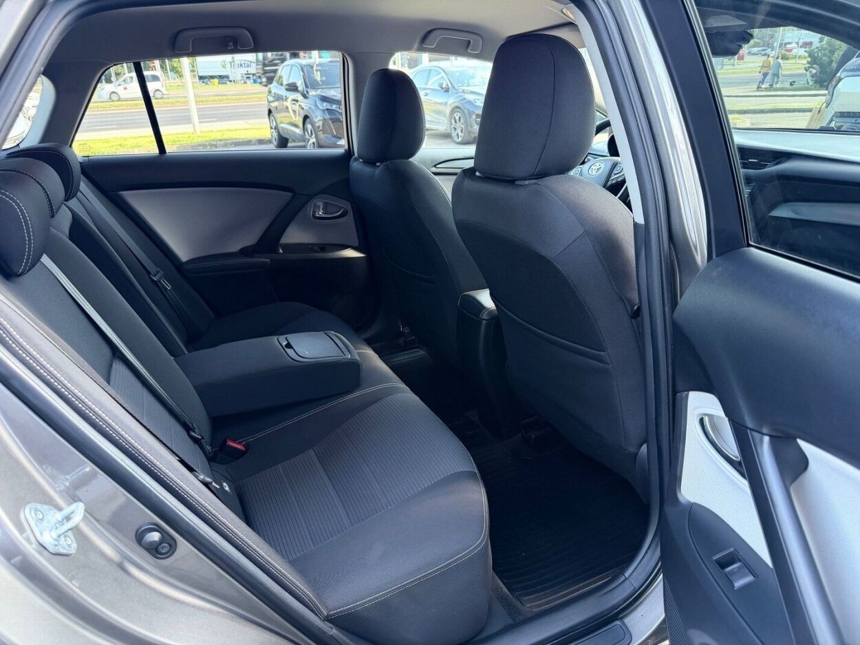 Toyota Avensis 2017, photo 5/10